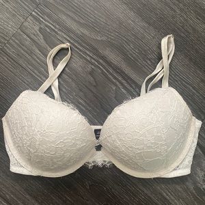 Victoria's Secret Very Sexy Lace Push up- 34C
